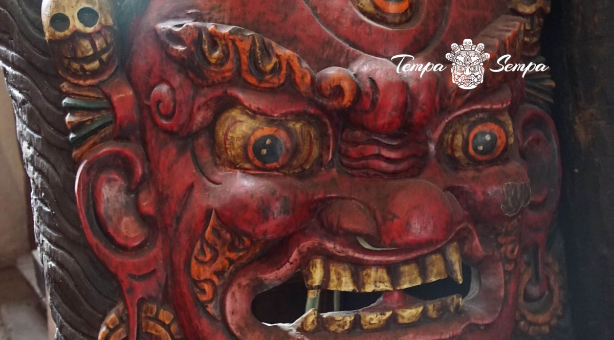 deidad airada tibetana en primer plano