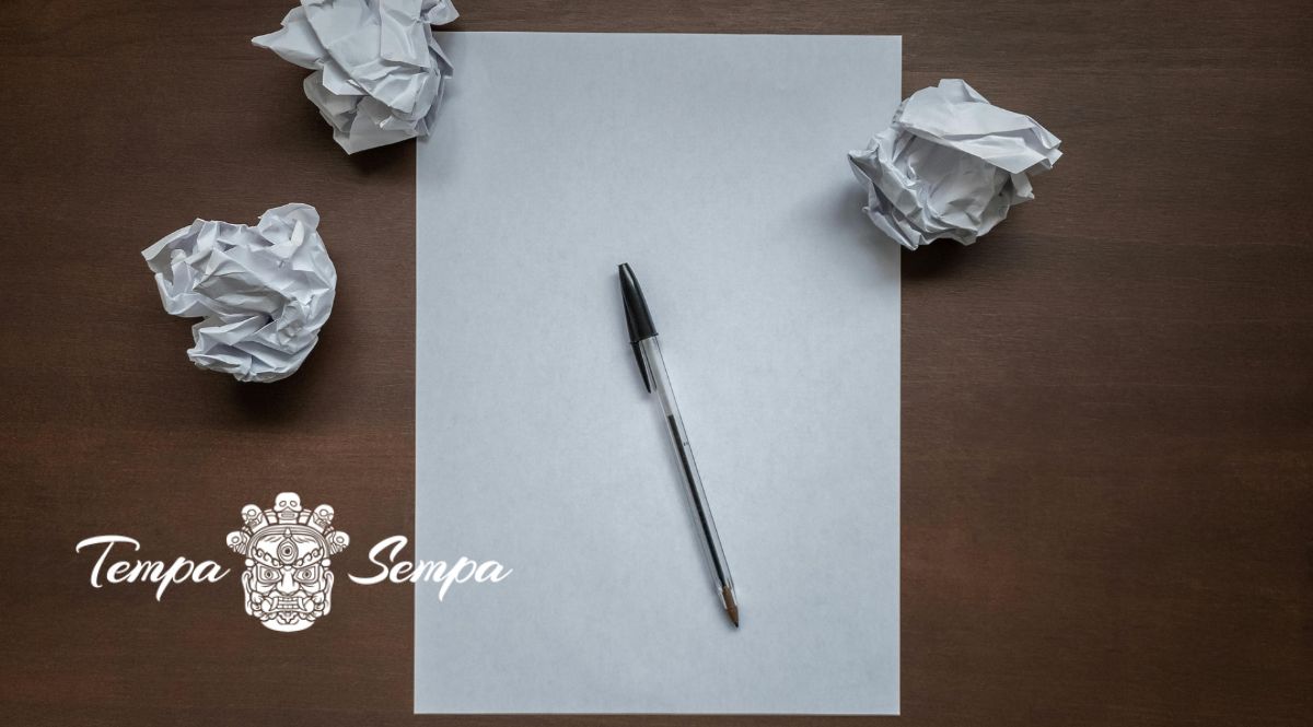 un folio en blanco representando que a veces no hace falta decir nada y si valorar lo que tenemos