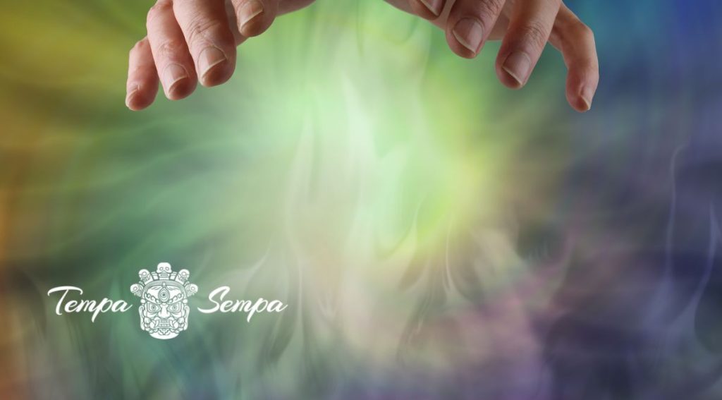 proyectando energía con las manos con el poder del pensamiento
