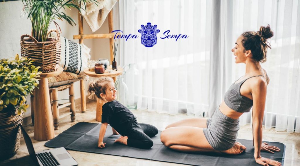 ejercicio de flexibilidad online con su madre