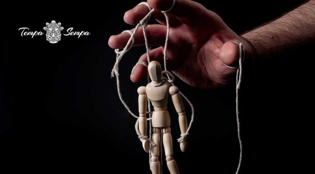 Manipulando al ser humano