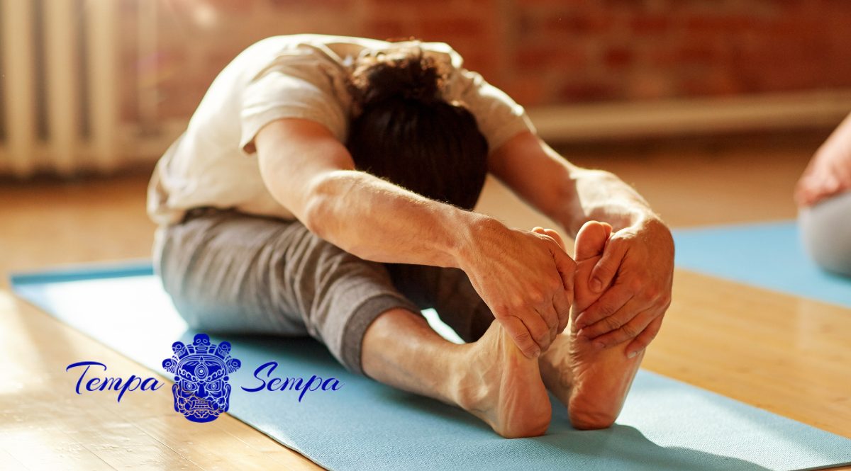 postura de yoga para estimular el sistema nerviosos y hacer fluir la energía