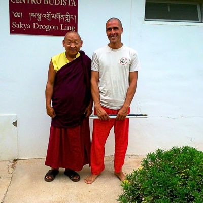 Rober junto a Lama Thubten